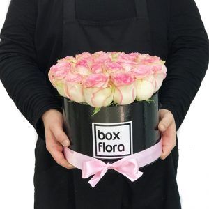 caja-de-rosas-rosas