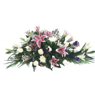 Almohadón de flores blanco y rosa